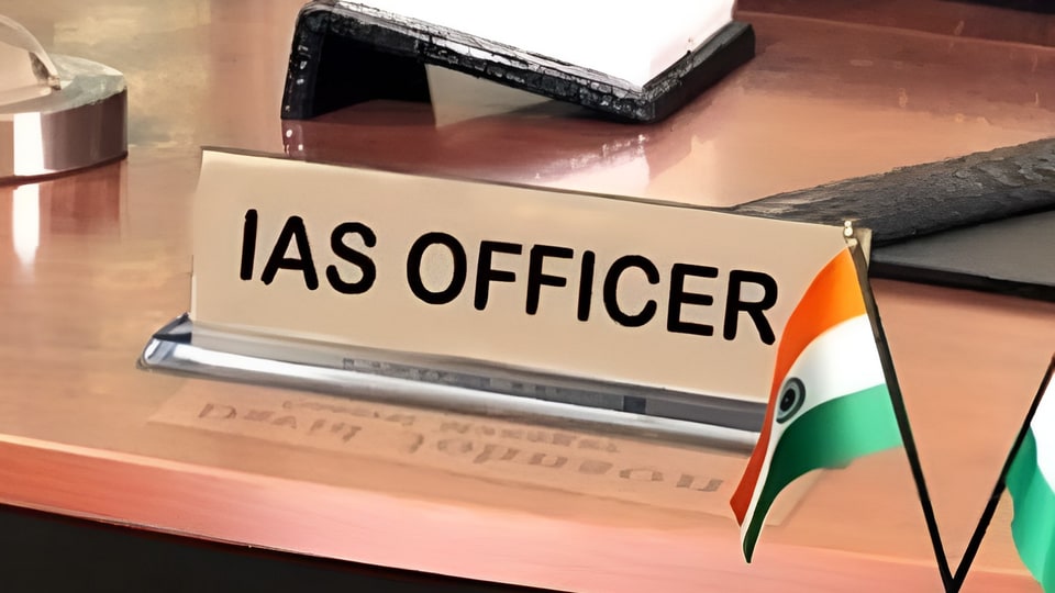 Bureaucracy: यूपी में बड़ा प्रशासनिक फेरबदल, कई सचिव, डीजी और मंडलायुक्त बदले गए, देखिए पूरी सूची