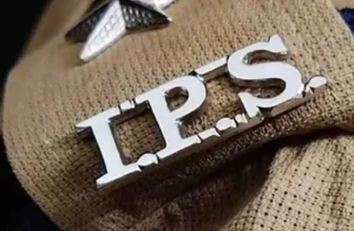 IPS Transfer in UP: आइएएस अफसरों के बाद योगी सरकार ने सात आईपीएस अधिकारियों का किया तबादला, देखिए पूरी लिस्ट