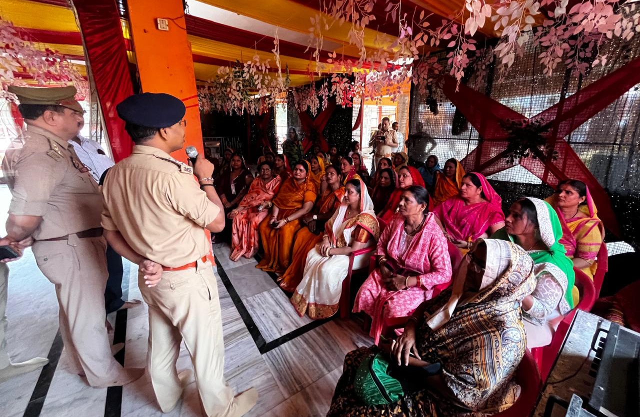 Maharajganj News: नवरात्र के प्रथम दिन मिशन शक्ति 5.0 कार्यक्रम, मातृशक्ति को मिला सशक्तिकरण का संदेश