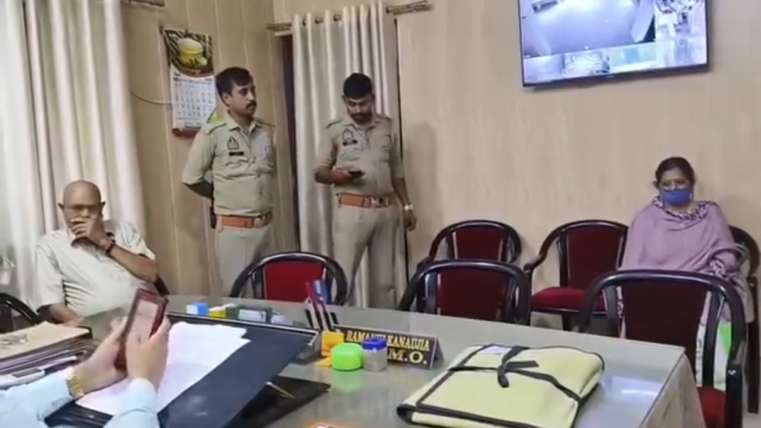 VIDEO: संतकबीरनगर में अल्ट्रासाउंड पंजीकरण में बड़ा फर्जीवाड़ा, सीएमओ कार्यालय में खुला खेल, संगठित सिंडिकेट की जांच में जुटी पुलिस