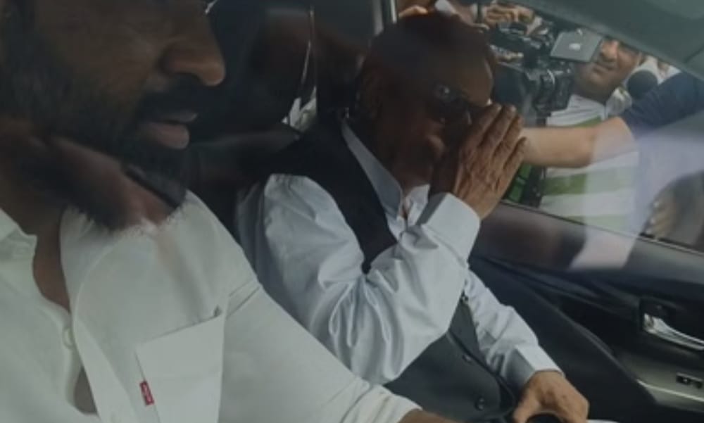 23 महीने बाद जेल से रिहा हुए सपा नेता आज़म खान, जिला कारागार के बाहर लगी समर्थकों की भीड़