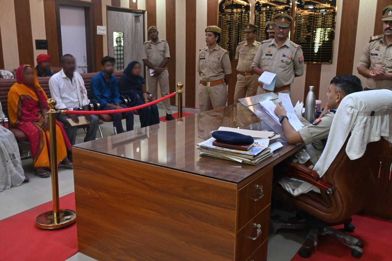 महराजगंज में जनसुवाई कार्यक्रम, पुलिस अधीक्षक ने सुनीं जनता की शिकायतें, जानिए कितनों का हुआ निस्तारण