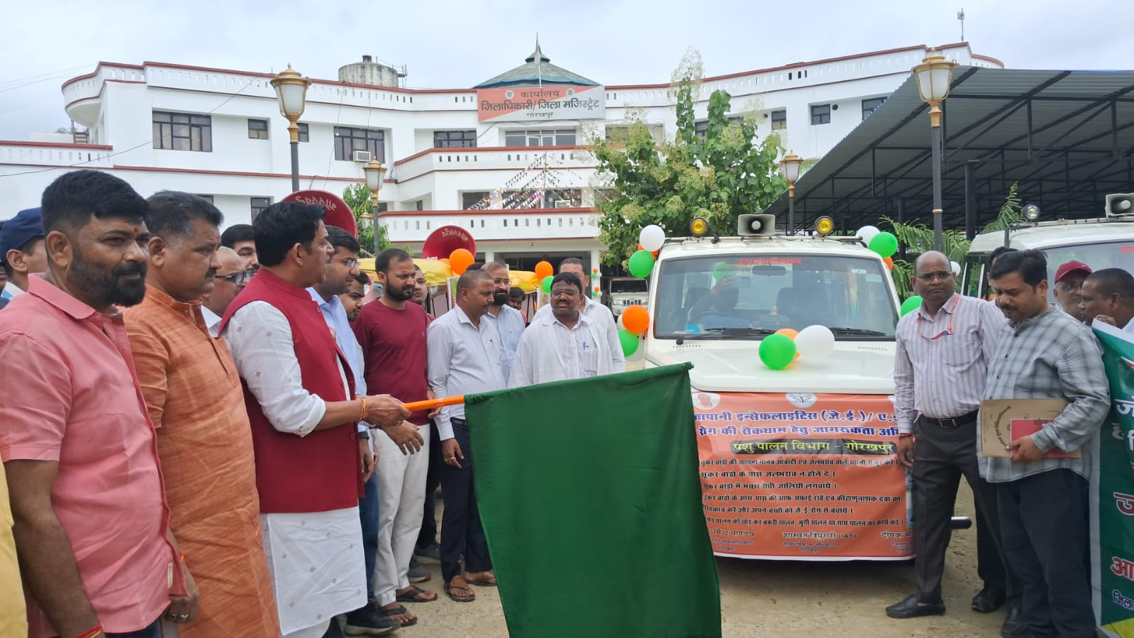 सामुदायिक सहयोग से ही सफल होगा संचारी रोगों पर नियंत्रण का प्रयास, सांसद रवि किशन ने किया विशेष अभियान का शुभारंभ