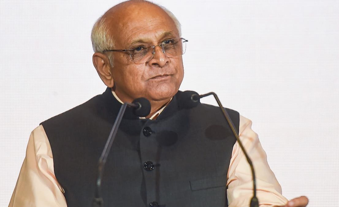 Big Breaking: गुजरात में मुख्यमंत्री को छोड़कर सभी मंत्रियों ने दिया इस्तीफा, जानिए इसके पीछे की बड़ी वजह