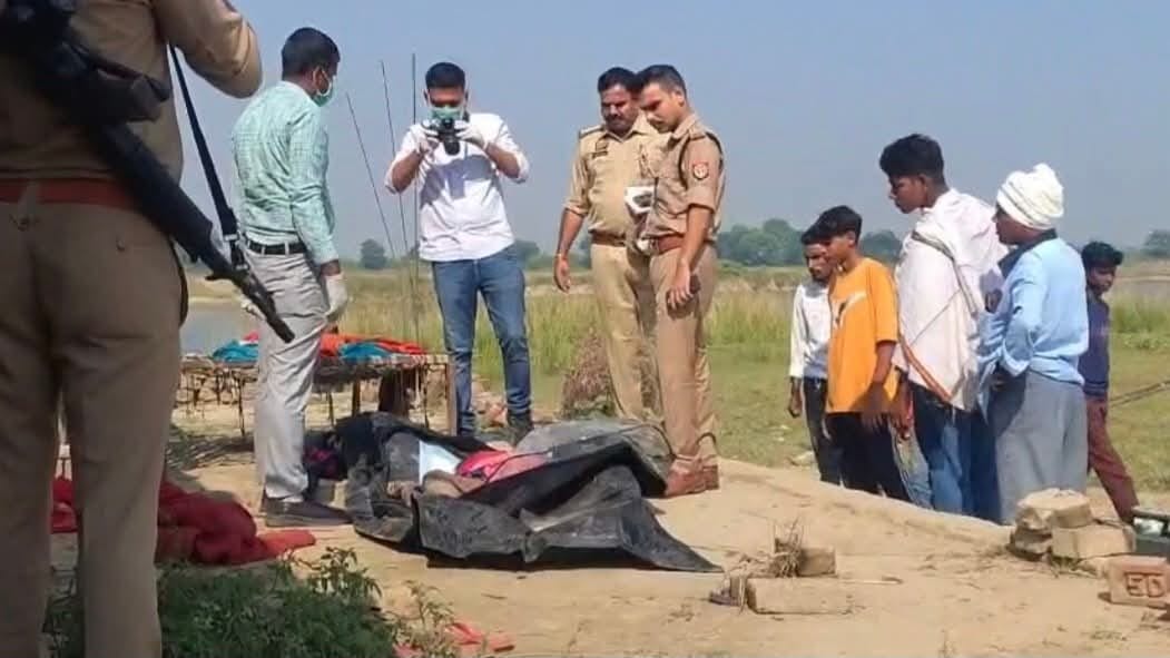 Crime News: संतकबीरनगर में दिल दहला देने वाली घटना, शराबी बेटे ने ईंट से कूचकर की मां की हत्या, जानिए पूरा मामला