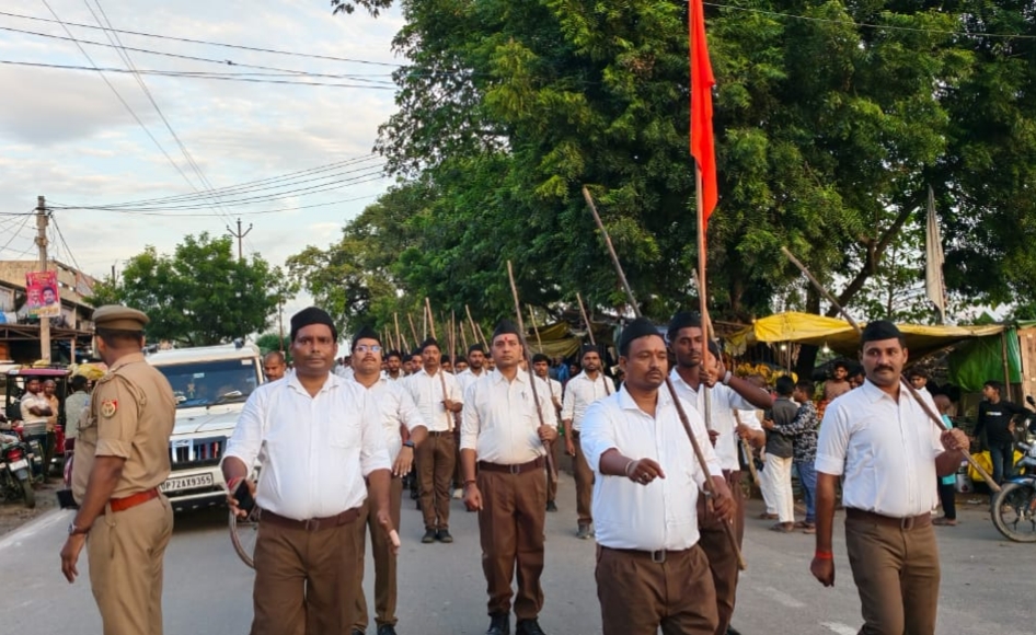 RSS के शताब्दी वर्ष पर स्वयंसेवकों का भव्य पथ संचलन, दिखी अनुशासन और संगठन की शक्ति