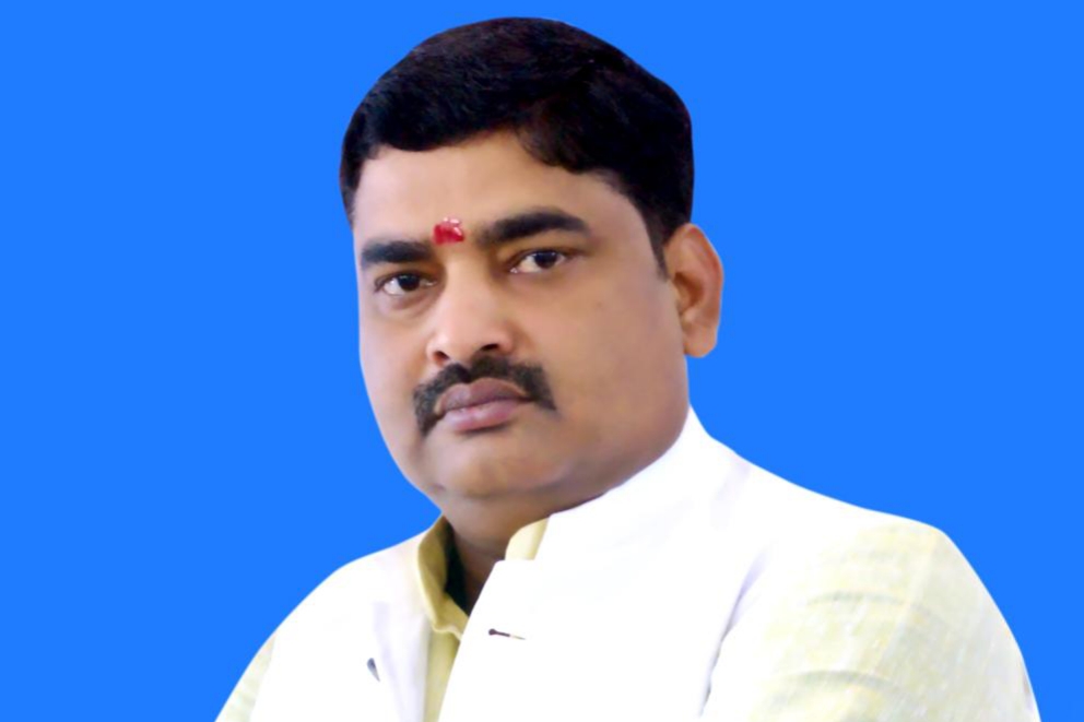 महराजगंज में बसपा को तगड़ा झटका, पनियरा के पूर्व प्रत्याशी ओमप्रकाश चौरसिया ने थामा इस्तीफे का रास्ता