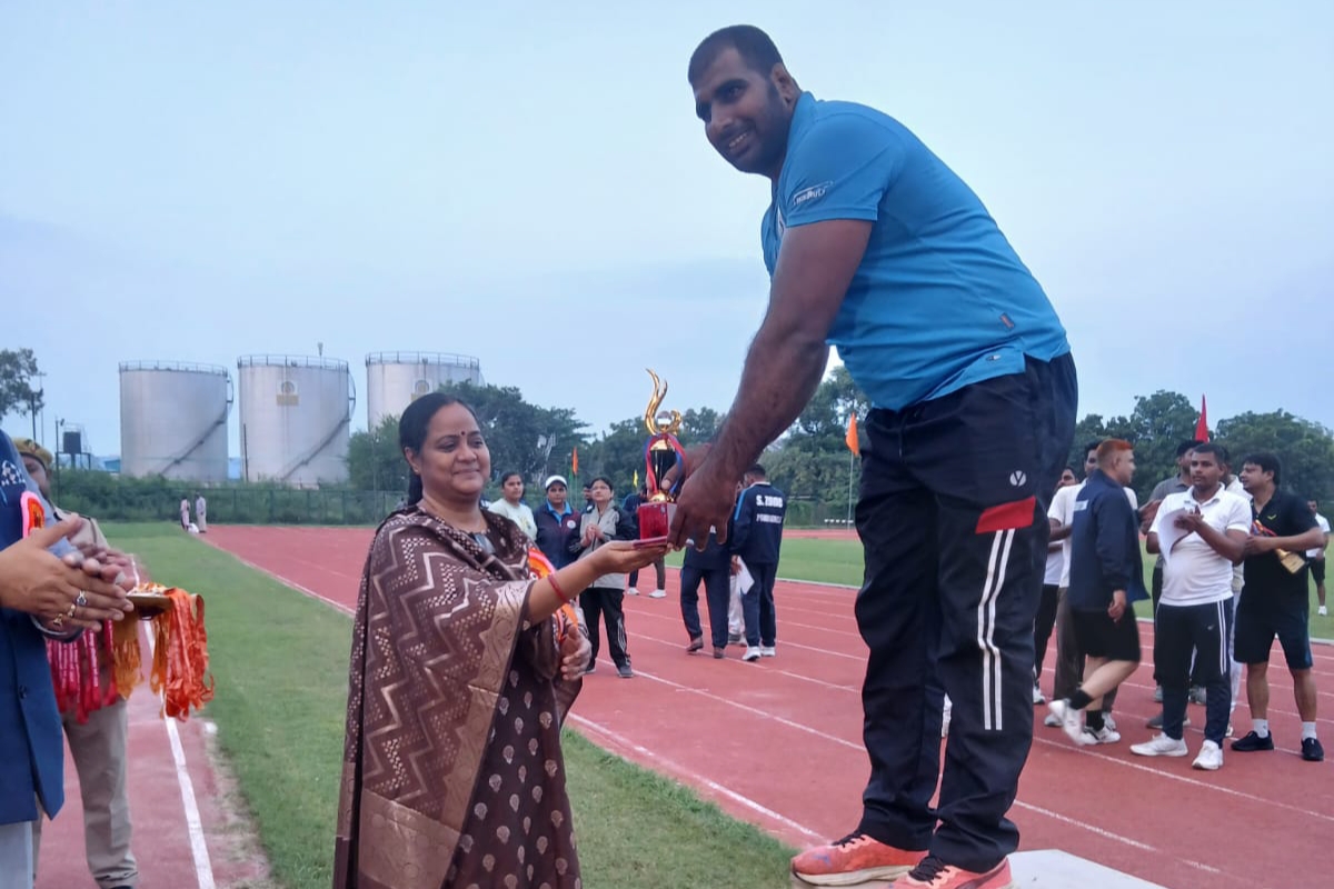 वनरक्षक आलोक यादव ने जीते दो स्वर्ण, बने “वेस्ट स्ट्रॉन्ग मैन”-परिवार के साथ विभाग में भी खुशी की लहर