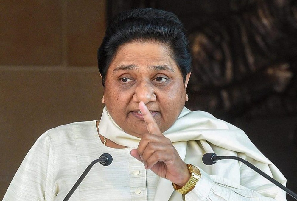 बसपा में गुटबाजी का नया विवाद, अनुशासनहीनता के कारण पार्टी के इस कद्दावर नेता को किया गया बाहर