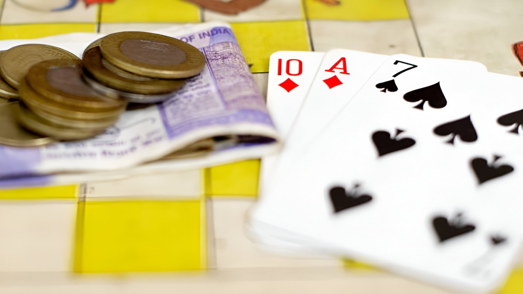 दिवाली और जुए की परंपरा: शुभ संकेत या विनाश का मार्ग? जानिए कैसे हुई शुरुआत