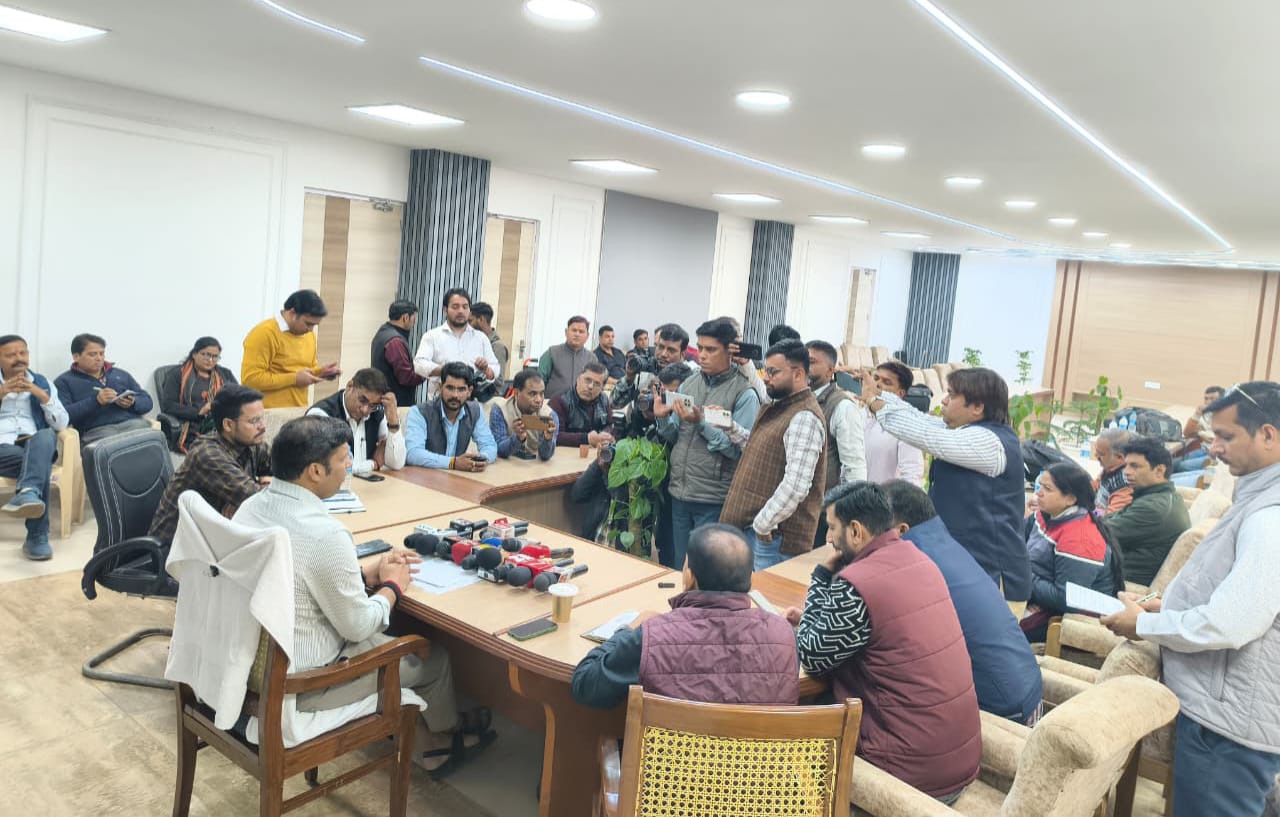 गाजियाबाद में SIR की रफ्तार तेज, 12.5 लाख इंडस्ट्रियल लेबर बने चुनौती, 20 BLO ने समय से पहले काम पूरा किया