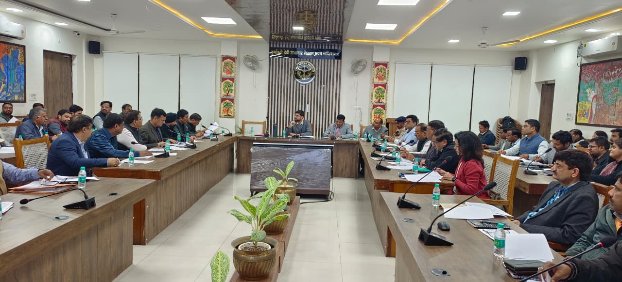 गाजियाबाद में उद्योग विकास की रफ्तार तेज- CDO ने सभी विभागों दिया को पंद्रह दिन की अल्टीमेटम