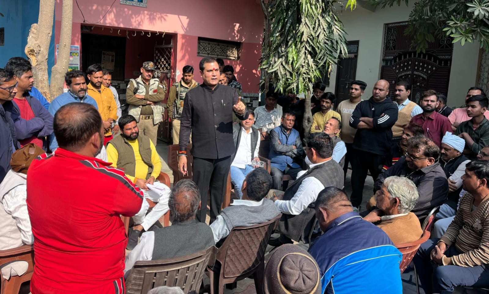 फर्जी दस्तावेज़ पर नकेल कसने उतरे भाजपा विधायक, लोनी में छापेमारी अभियान बना चर्चा का विषय