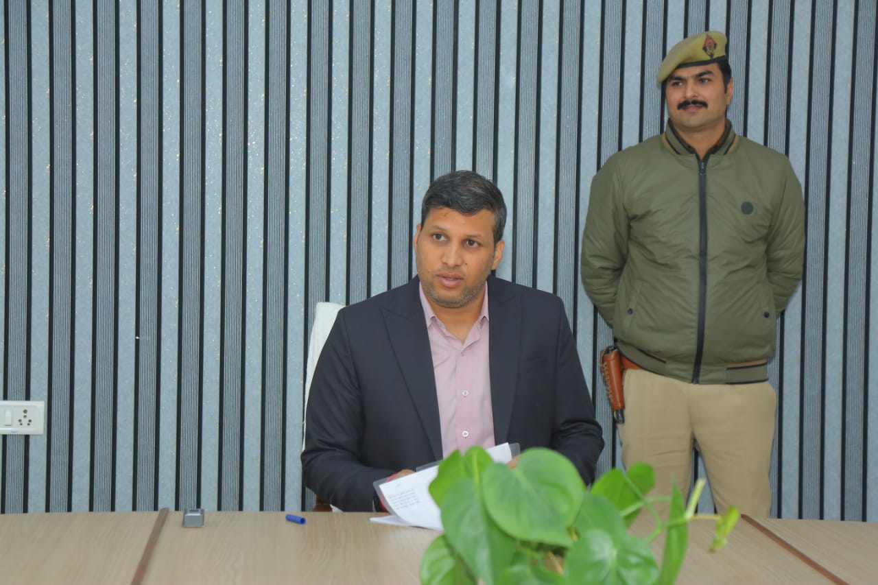 18 वर्ष पूरा कर चुके युवाओं के लिए मतदाता सूची में नाम जुड़वाने का सुनहरा अवसर, गाजियाबाद में आवेदन प्रक्रिया शुरू