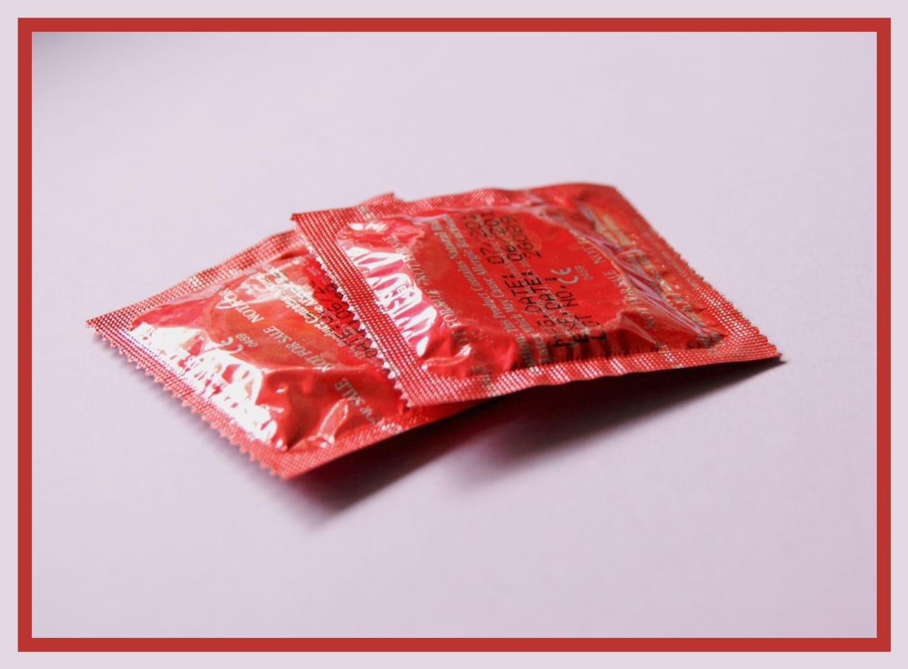 भारी हिंसा के बीच बांग्लादेश में अब कंडोम संकट, बढ़ती जन्म दर ने बढ़ाई चिंता, जानिए कबतक ठप रहेगी सप्लाई