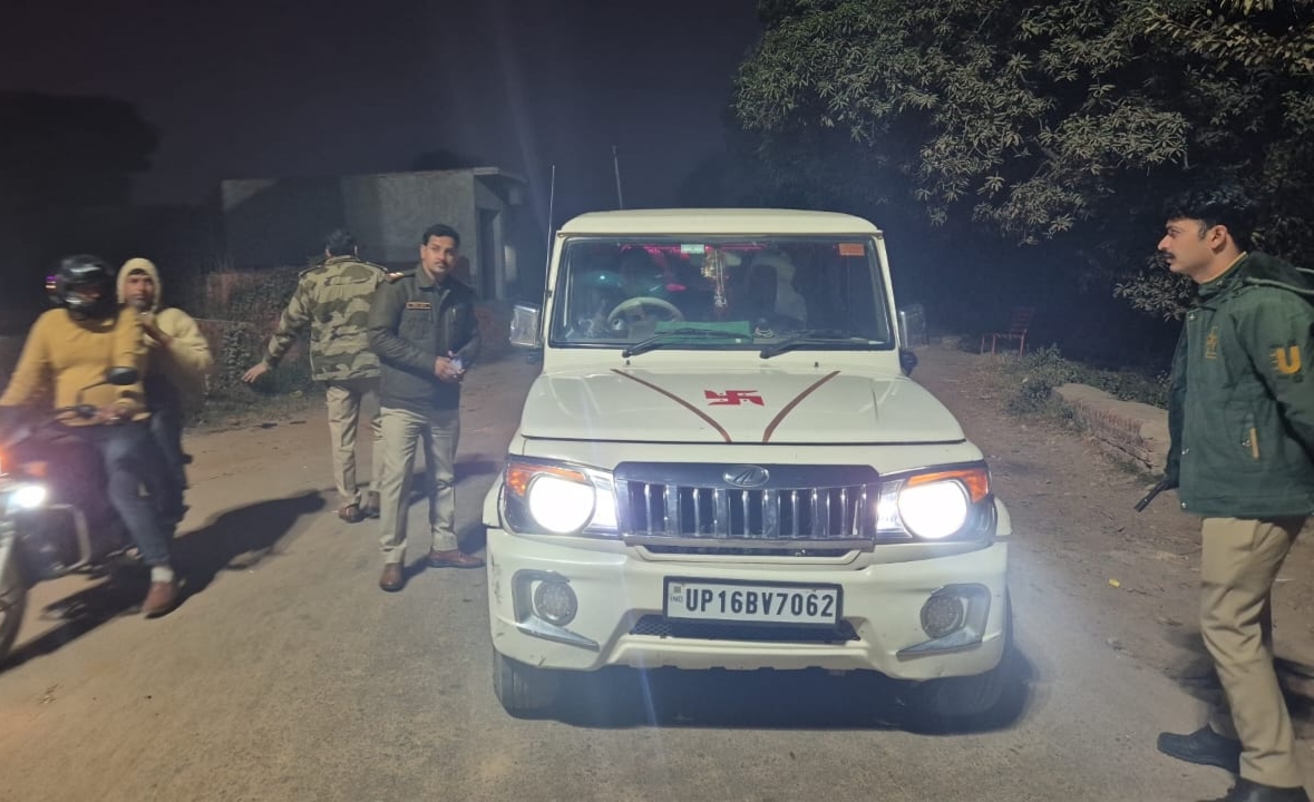 बुलंदशहर में सड़क सुरक्षा अभियान, अमरपुर चौराहे पर पुलिस की सख्त कार्रवाई, जानिए कितनों का हुआ चालान, कितने हुए सीज