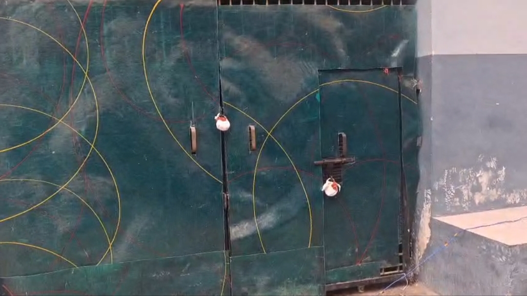 ट्रोनिका सिटी में नकली दवा कांड पर बड़ा सवाल: सील फैक्ट्री से कैसे जले सबूत? प्रशासनिक लापरवाही या अंदरूनी मिलीभगत?