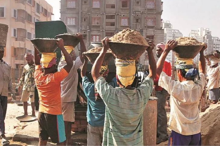 श्रम विभाग की उदासीनता से ट्रोनिका सिटी में मजदूरों का शोषण, न्यूनतम मजदूरी व सामाजिक सुरक्षा से वंचित हजारों श्रमिक