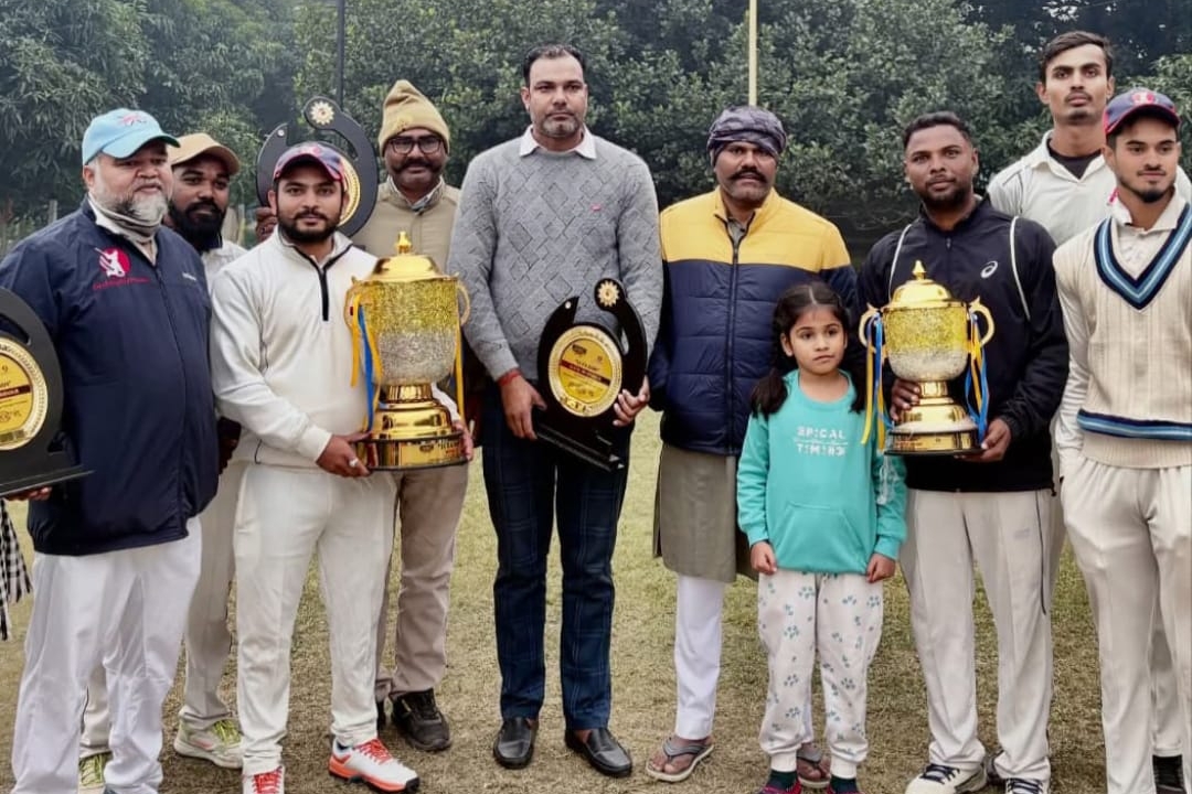 कुशीनगर में क्रिकेट मैच का अनोखा आयोजन, तमकुही रोड और तरया पठानी टोला के बीच खेला गया मुकाबला, जानिए किसने जीता फाइनल