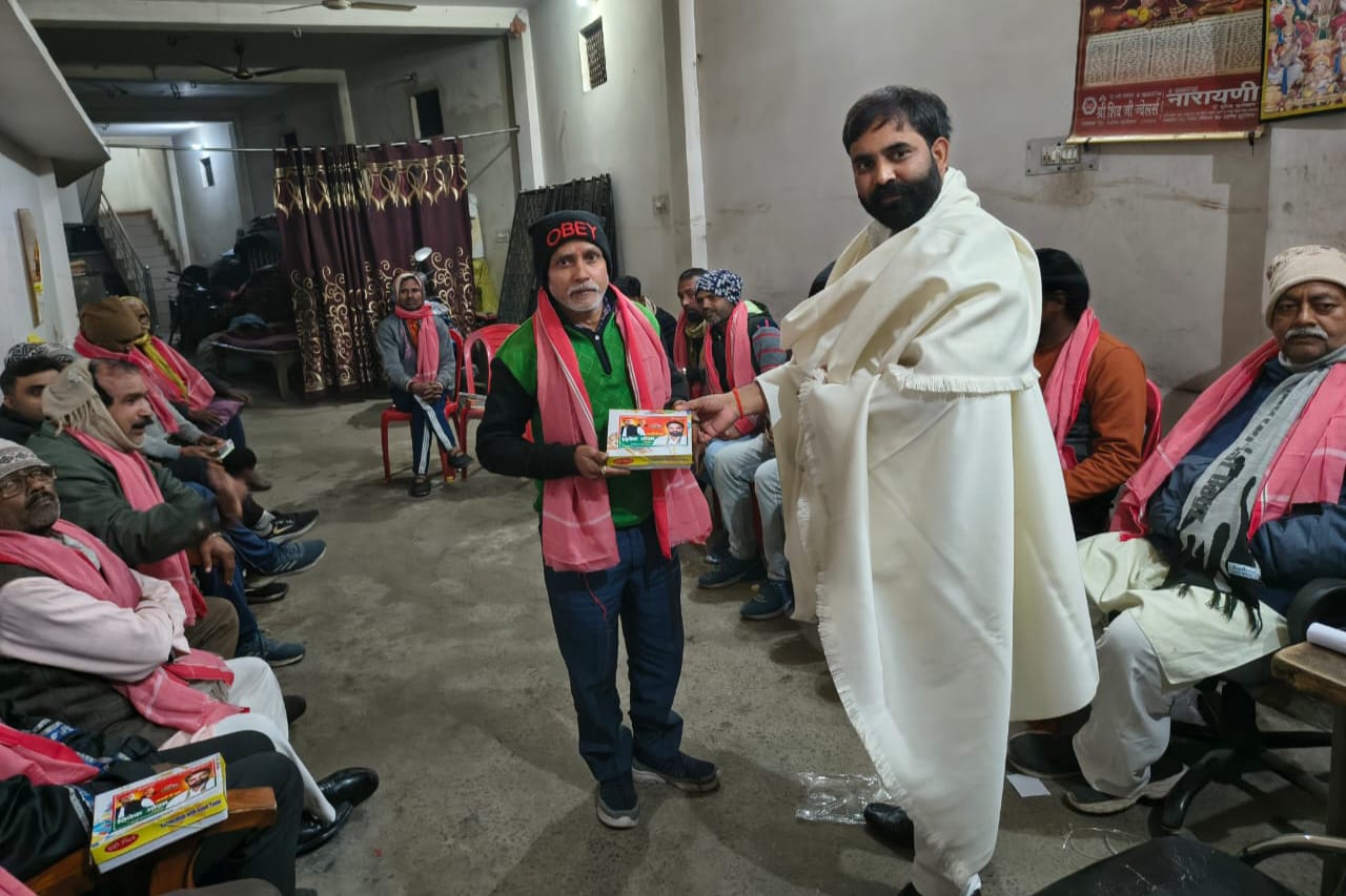 खड्डा में समाजवादी पार्टी का ऐतिहासिक आयोजन, कार्यकर्त्ता सम्मान बना संगठन की पहचान