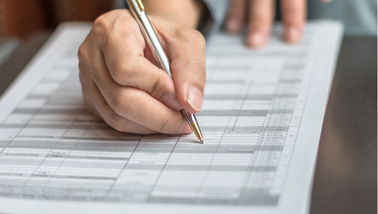 UP News: विभागीय उलझन में फंसी MOCH की एसीआर, 600 डॉक्टरों की पदोन्नति पर संकट, जानिए उनकी अनसुनी पीड़ा