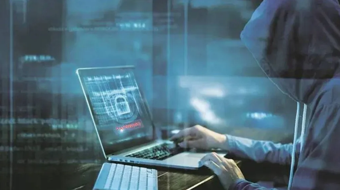 कोर्ट वारंट और जेल की धमकी, साइबर ठगों ने रिटायर्ड अधिकारी को बनाया शिकार, जानिए जालसाजों का पूरा खेल