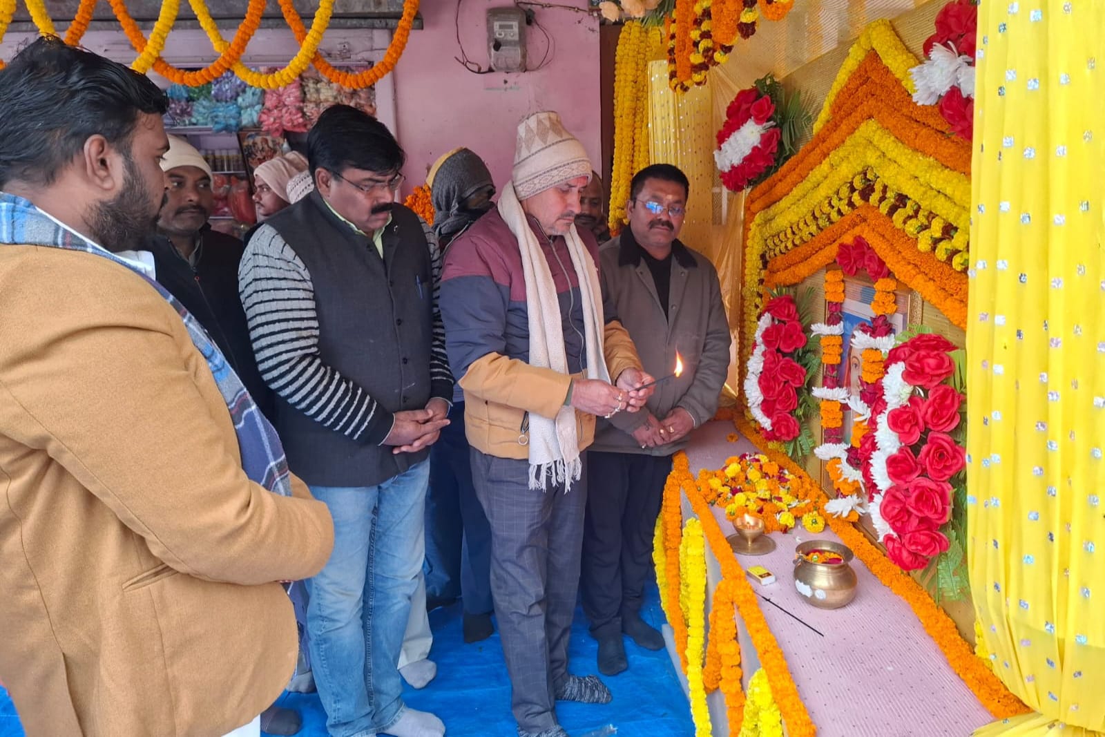 सलेमगढ़ में धूमधाम से मनाई गई सावित्रीबाई फुले जयंती, सामाजिक एकता और शिक्षा का संदेश