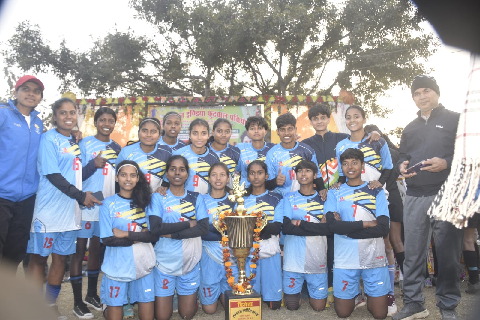 तरया सुजान में खेला गया रोमांचक महिला फुटबॉल फाइनल, देवरिया को हराकर रांची बनी चैंपियन