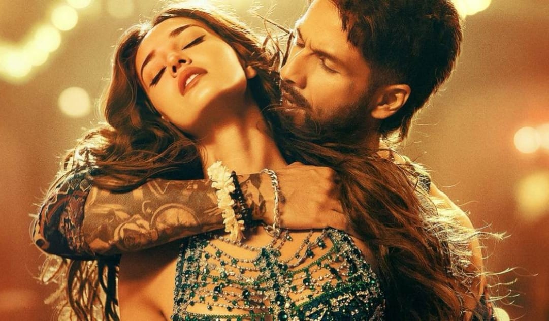 रिलीज होते ही ट्रेंड में आया ‘आशिकों की कॉलोनी’ सॉन्ग, शाहिद कपूर-दिशा पाटनी की केमिस्ट्री ने बिखेरा जलवा