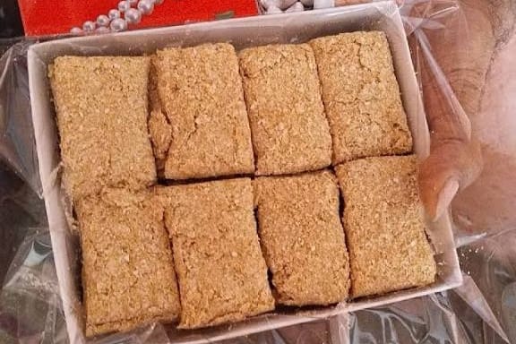 जहांगीराबाद में लोहड़ी और मकर संक्रांति की तैयारियां जोरों पर, रेवड़ी-गजक की खुशबू से गुलजार हुआ बाजार