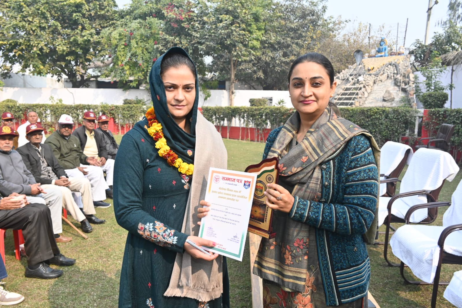 वेटरन्स डे पर बुलंदशहर में पूर्व सैनिकों और वीर नारियों का भव्य सम्मान, जिलाधिकारी आवास पर हुआ गरिमामय आयोजन