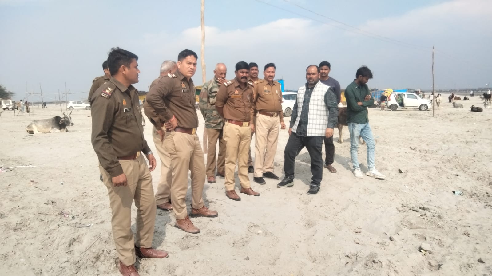 शिवभक्तों के स्वागत में सजा गंगा घाट, रामघाट थाना प्रभारी ने लिया मेला व्यवस्था का जायजा, सुरक्षा चाक-चौबंद