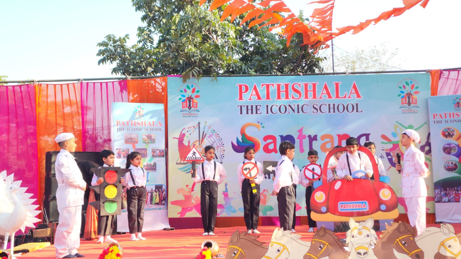 पाठशाला दी आइकॉनिक स्कूल में वार्षिक उत्सव बना प्रेरणा का मंच, कहानी और सीख के संग सजा ‘सप्तरंग’ उत्सव