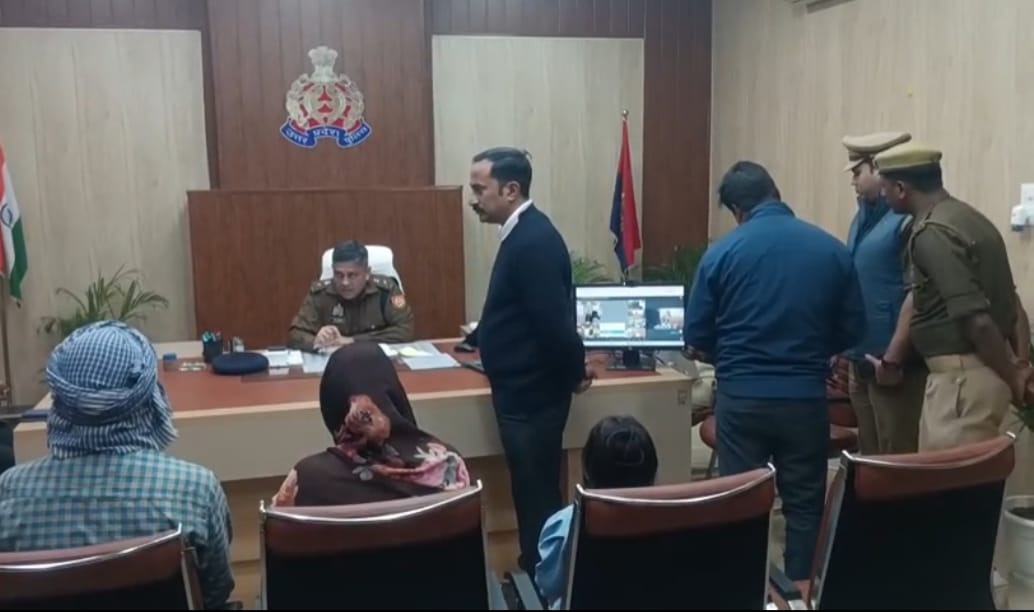 गोरखपुर में SSP डॉ. कौस्तुभ की सक्रियता से सुलझीं फरियादें, CM योगी की सीधी निगरानी, जनता को मिला त्वरित न्याय का भरोसा