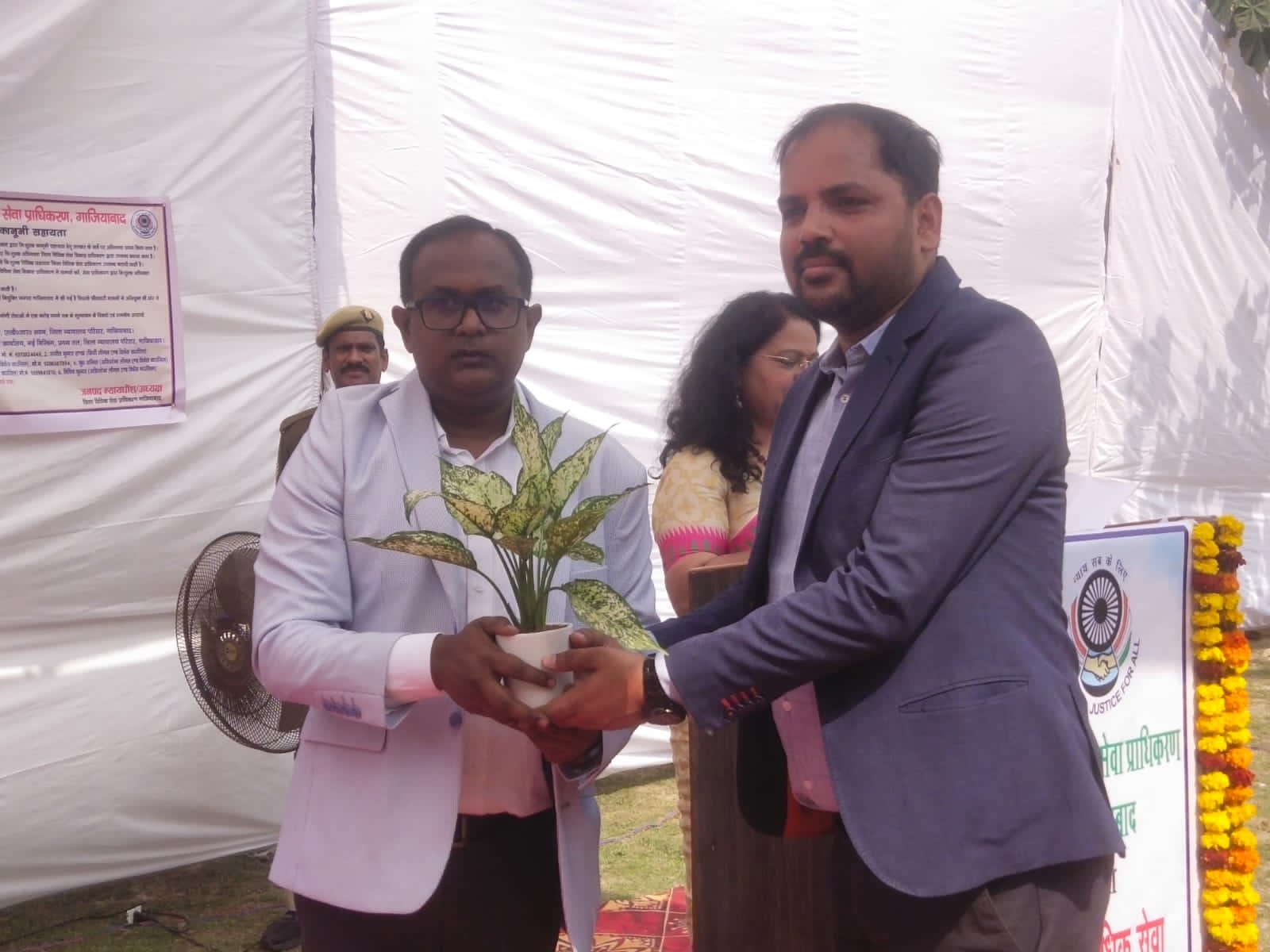 जनकल्याणकारी योजनाओं को जन-जन तक पहुँचाने का सार्थक प्रयास, रक्तदान एवं मेडिकल कैम्प बना आकर्षण का केंद्र