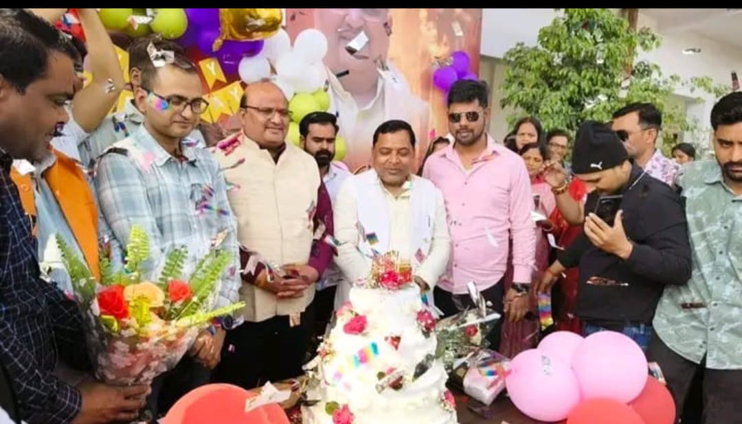 शिक्षा, समर्पण और सेवा का प्रतीक: तमकुहीराज में शिक्षा के अग्रदूत बबलू राय को मिली जन्मदिन की शुभकामनाएं