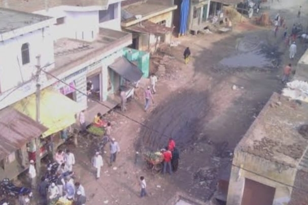 राजनीतिक विफलता की भेंट चढ़ा लोनी, जनता बुनियादी सुविधाओं से वंचित, कागज़ों में विकास, ज़मीन पर बदहाली