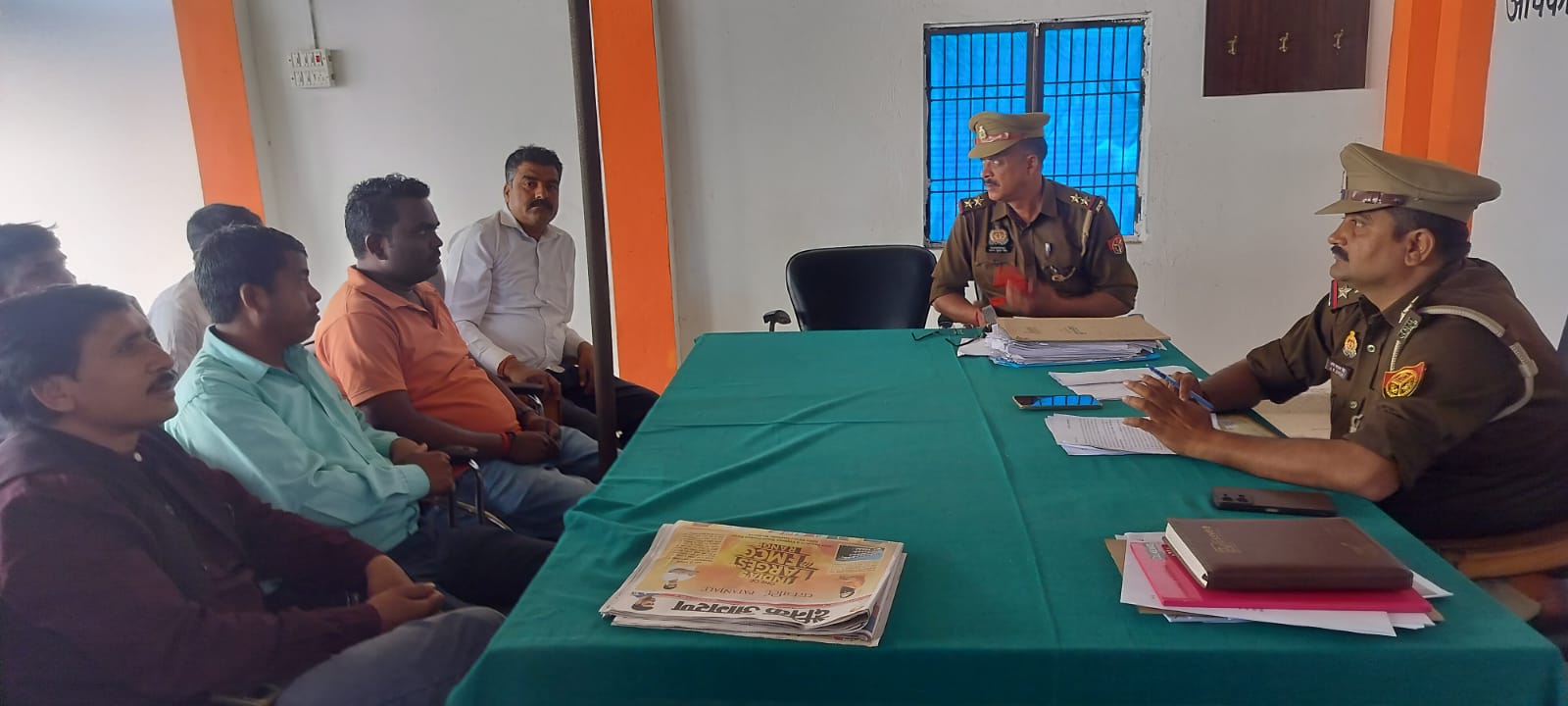 होली पर्व को लेकर परसामलिक थाना में पीस कमेटी की अहम बैठक, हुड़दंग मचाने वालों पर सख्त कार्रवाई की चेतावनी