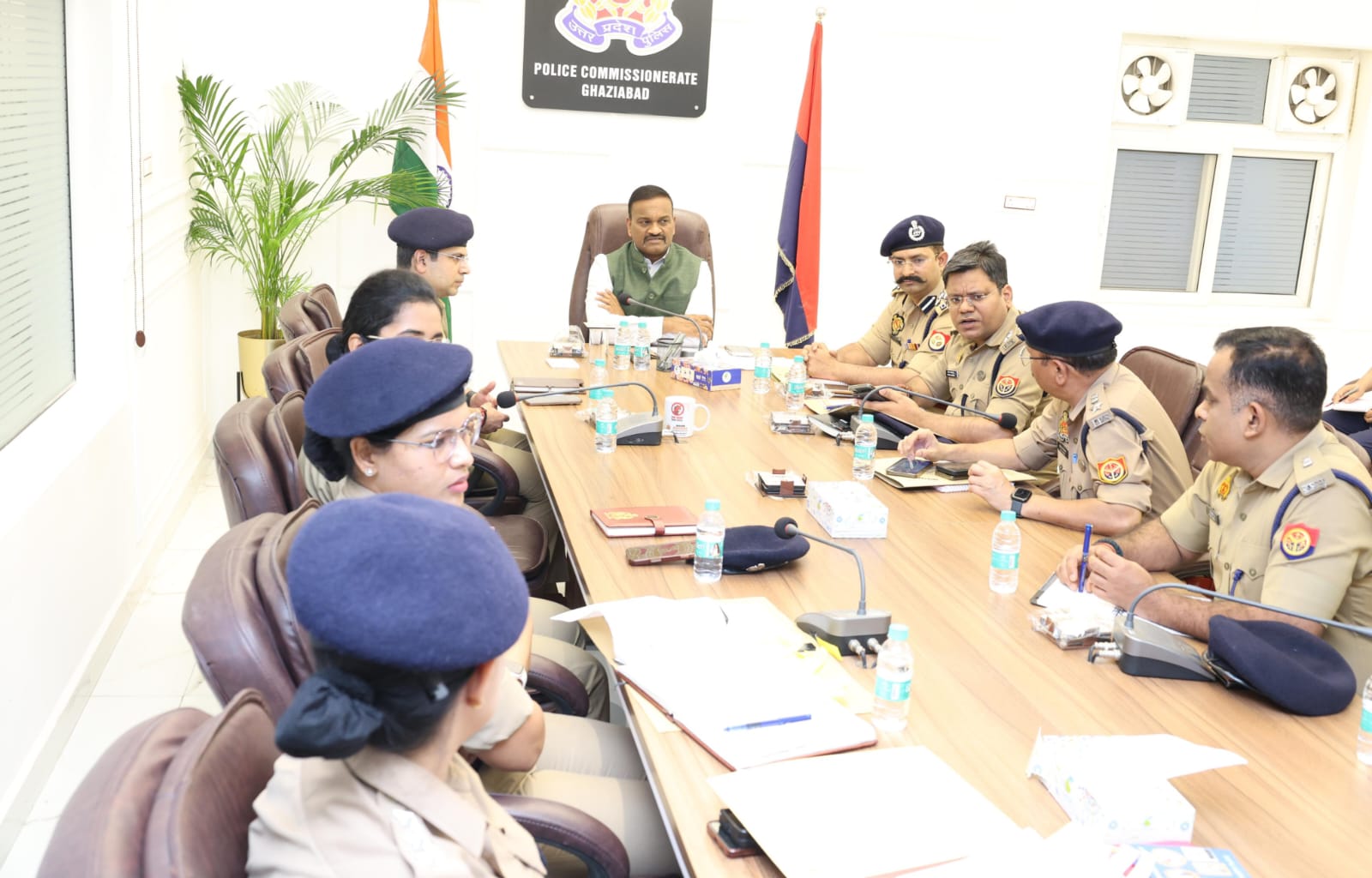 नवरात्रि सुरक्षा को लेकर गाजियाबाद पुलिस की हाई लेवल मीटिंग, लिए गए कई अहम फैसले, जानिए पूरा एक्शन प्लान