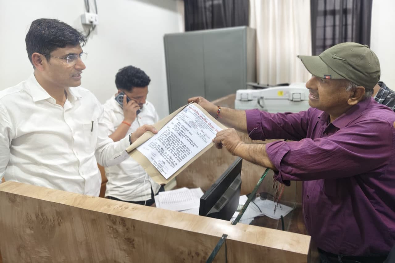 गैस संकट की मार से जूझ रहे परिषदीय विद्यालय, महराजगंज में मिड-डे-मील योजना लड़खड़ाई, शिक्षकों ने प्रशासन से लगाई गुहार