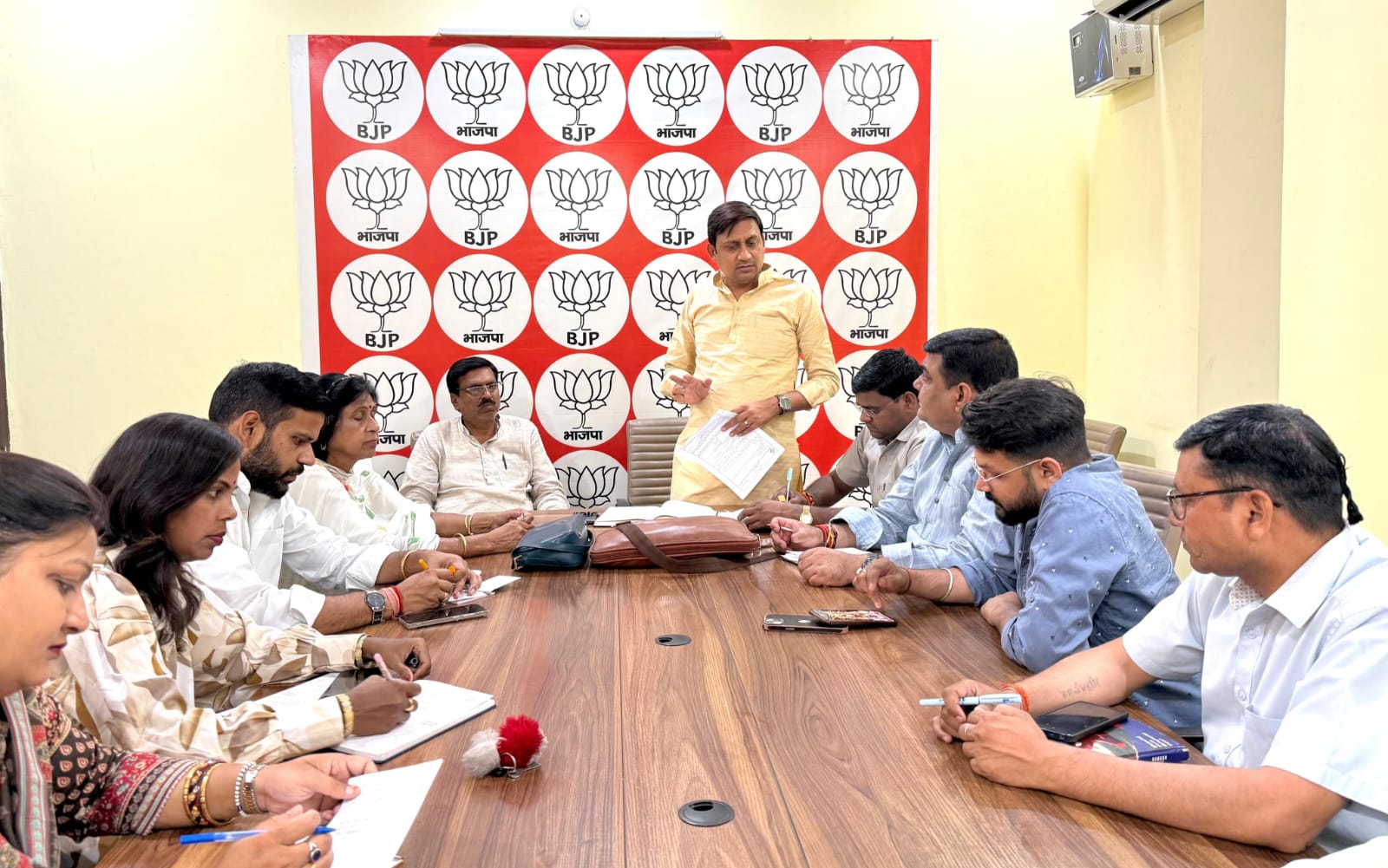 महिला सशक्तिकरण के मुद्दे पर रामपुर में गरमाई राजनीति, भाजपा ने विपक्ष को घेरा, जानिए पूरा अपडेट