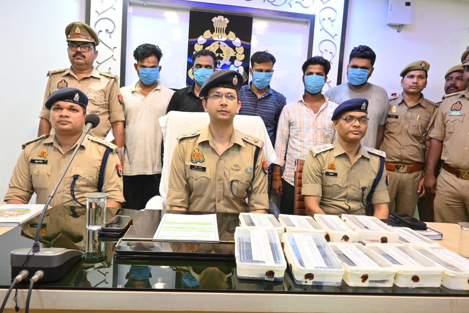 Online Earning के नाम पर बड़ा फ्रॉड! महराजगंज में साइबर गैंग पकड़ा गया, जानिए कैसे चलता था ठगी का पूरा खेल