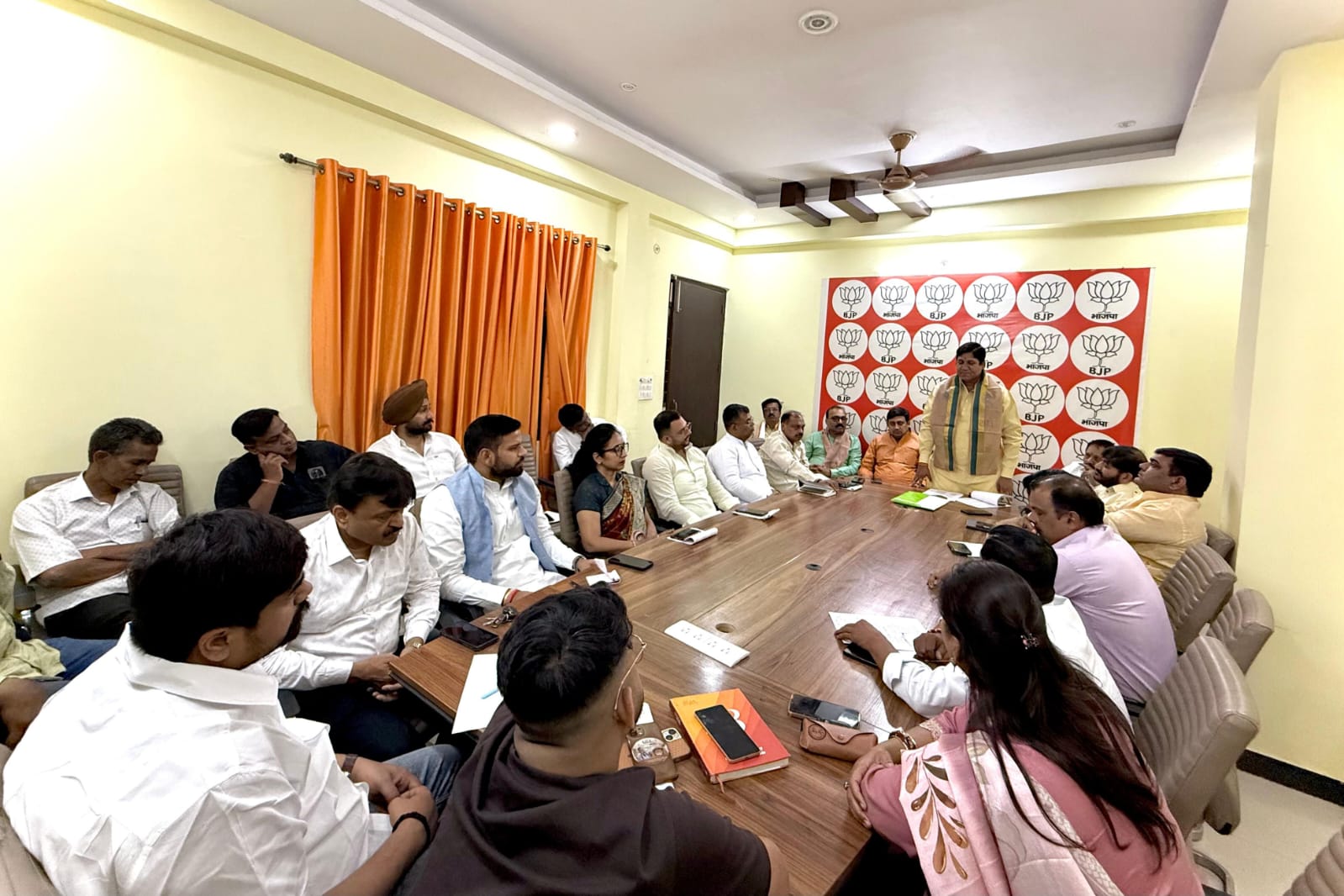 भाजपा की बड़ी तैयारी: रामपुर में पंडित दीनदयाल उपाध्याय प्रशिक्षण महा अभियान को लेकर रणनीतिक बैठक संपन्न