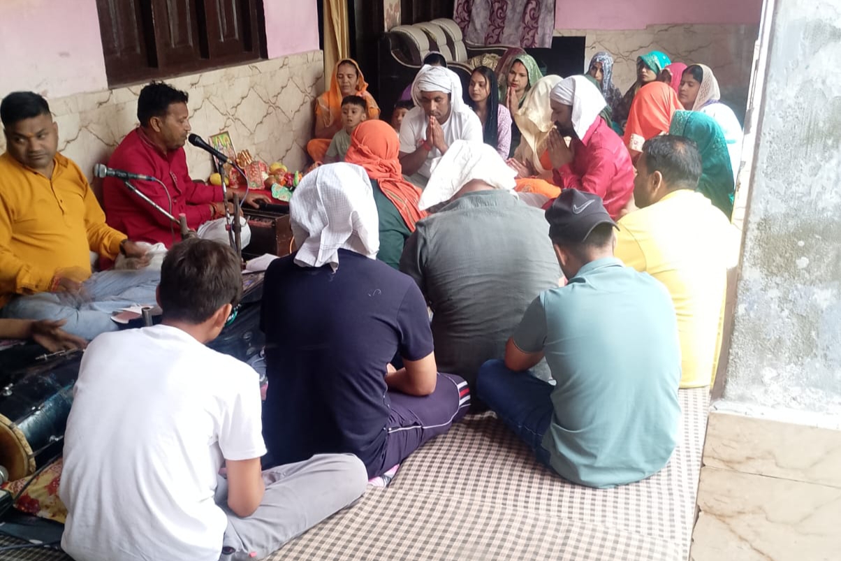 Rampur News: हरदासपुर-कोठारा गांव में श्रद्धा से गूंजे जय श्रीराम के जयकारे, भक्ति के साथ संपन्न हुआ सुंदरकांड पाठ
