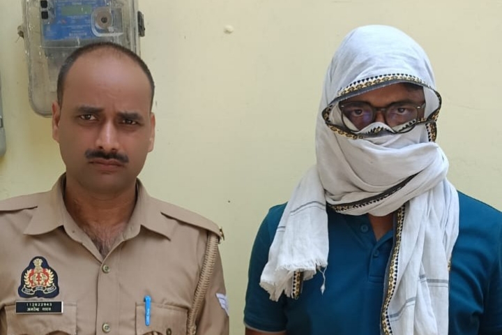 Maharajganj: पनियरा पुलिस की बड़ी कार्रवाई, फरार चल रहा वांछित अभियुक्त दबोचा गया